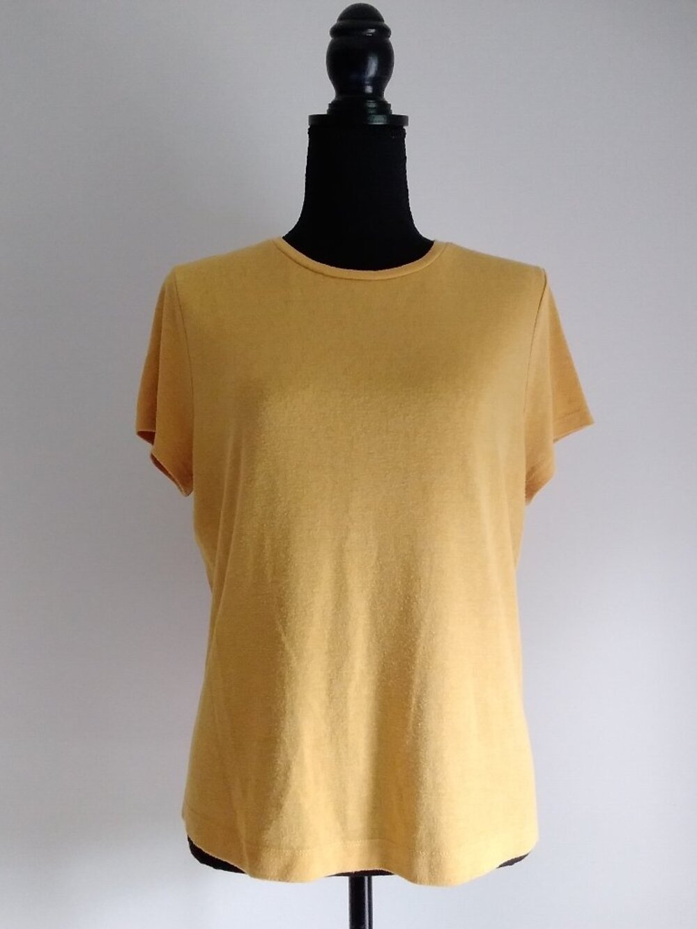 Universal Thread Yellow Marigold Crew Neck Open Backed Tee Sz M